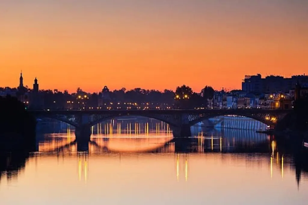 Atico Duplex Triana , Sevilla 公寓 塞维利亚